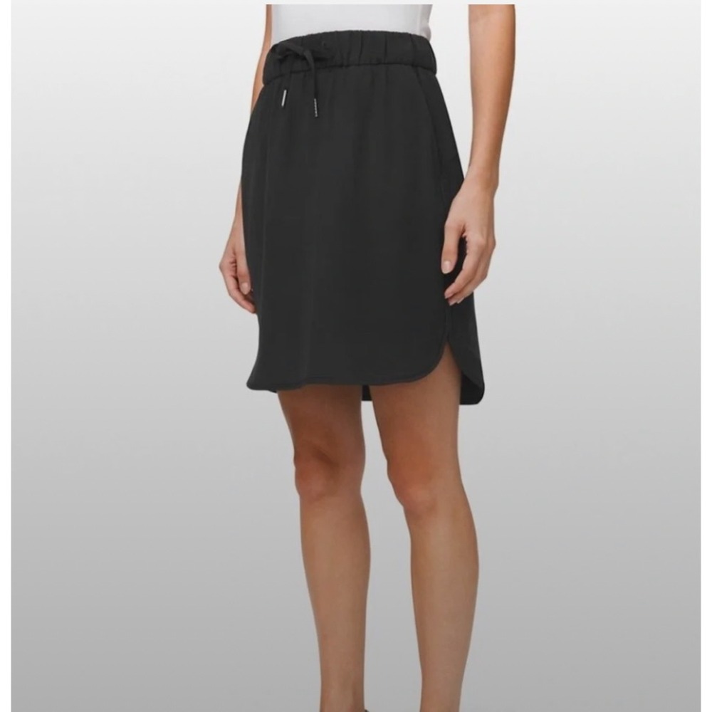 Lululemon On the Fly Skirt Black Woven Drawstring Athletic Casual Size 10